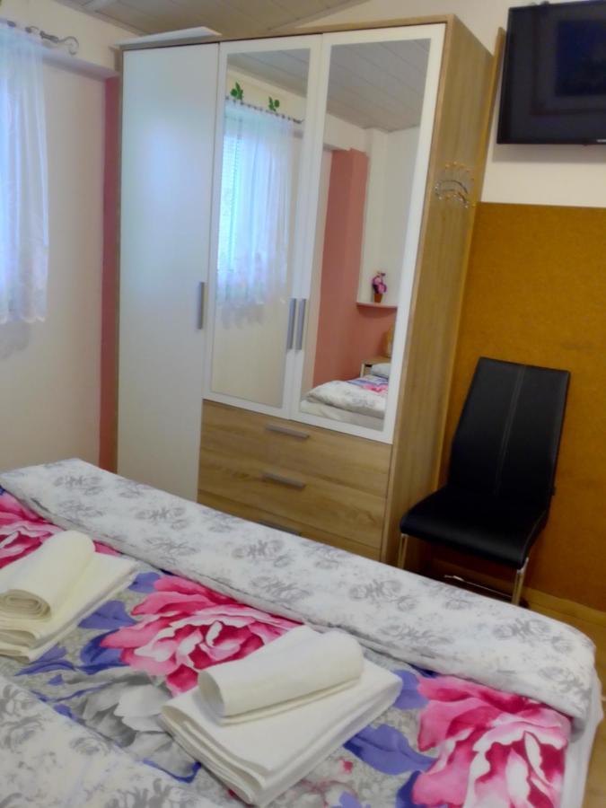 Studio Apartman Safaric Свети-Мартин-на-Мору Экстерьер фото